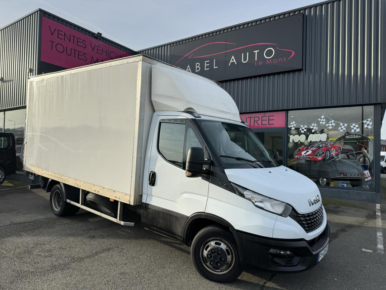 IVECO Daily 35C16 CAISSE HAYON 20M3 RJ 3.0L 160CH - Furgons ar slēgtā virsbūve: foto 1 IVECO Daily 35C16 CAISSE HAYON 20M3 RJ 3.0L 160CH - Furgons ar slēgtā virsbūve: foto 1
