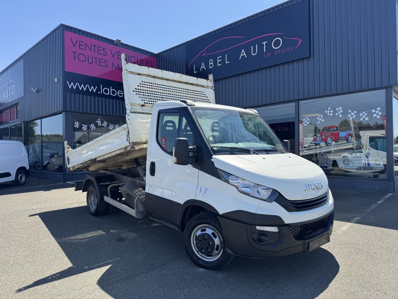 IVECO daily  35 C 12 BENNE RJ 2.3 120 CH - Komercauto pašizgāzējs: foto 2 IVECO daily  35 C 12 BENNE RJ 2.3 120 CH - Komercauto pašizgāzējs: foto 2