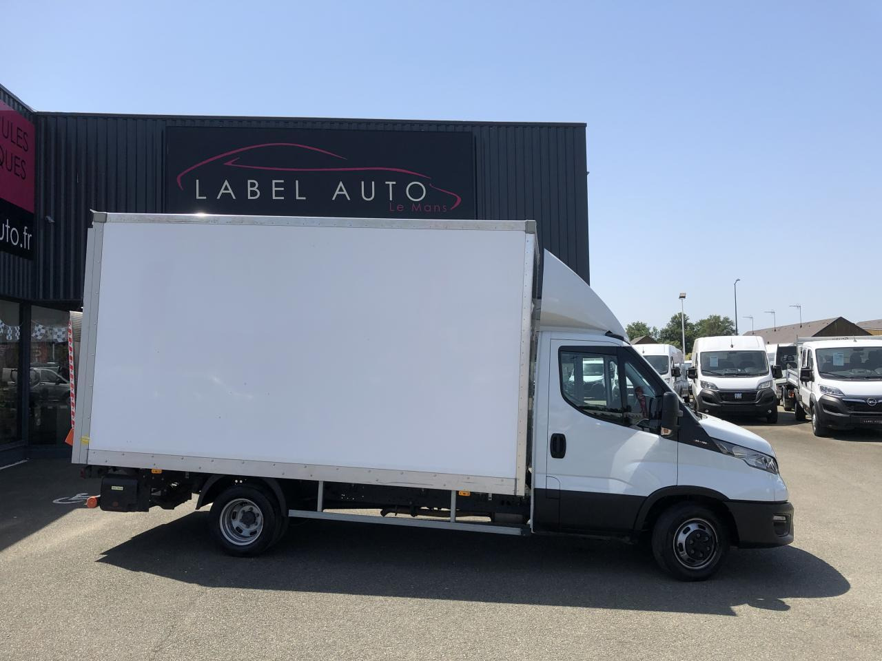Iveco Daily 35 C 16 CAISSE HAYON 20M3 - Furgons ar slēgtā virsbūve: foto 1 Iveco Daily 35 C 16 CAISSE HAYON 20M3 - Furgons ar slēgtā virsbūve: foto 1