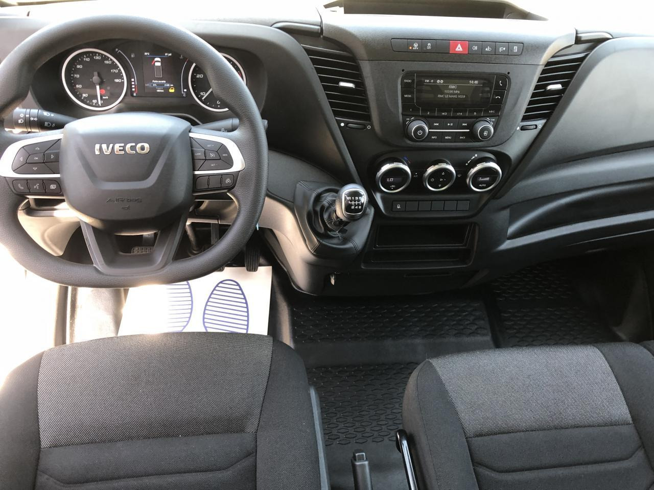 Iveco Daily 35 C 16 CAISSE HAYON 20M3 - Furgons ar slēgtā virsbūve: foto 4 Iveco Daily 35 C 16 CAISSE HAYON 20M3 - Furgons ar slēgtā virsbūve: foto 4