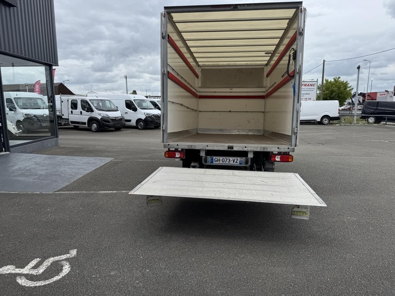 Iveco Daily 35 C 16 CAISSE HAYON 20M3 - Furgons ar slēgtā virsbūve: foto 2 Iveco Daily 35 C 16 CAISSE HAYON 20M3 - Furgons ar slēgtā virsbūve: foto 2