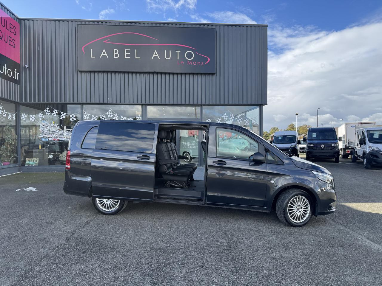 MERCEDES Vito TOURER Extra Long 3.05t 119 CDI BlueEfficiency - BVA 9G-Tronic Propulsion MIXTO - BM 447 first - Kravas mikroautobuss: foto 1 MERCEDES Vito TOURER Extra Long 3.05t 119 CDI BlueEfficiency - BVA 9G-Tronic Propulsion MIXTO - BM 447 first - Kravas mikroautobuss: foto 1