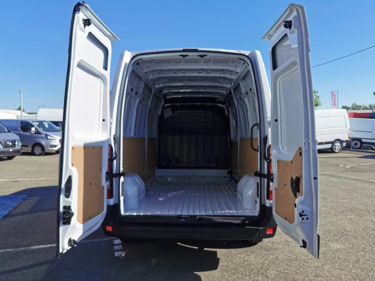 Nissan Interstar L3H2 3T5 2.3 DCI 135CH N-CONNECTA - Kravas mikroautobuss: foto 3 Nissan Interstar L3H2 3T5 2.3 DCI 135CH N-CONNECTA - Kravas mikroautobuss: foto 3