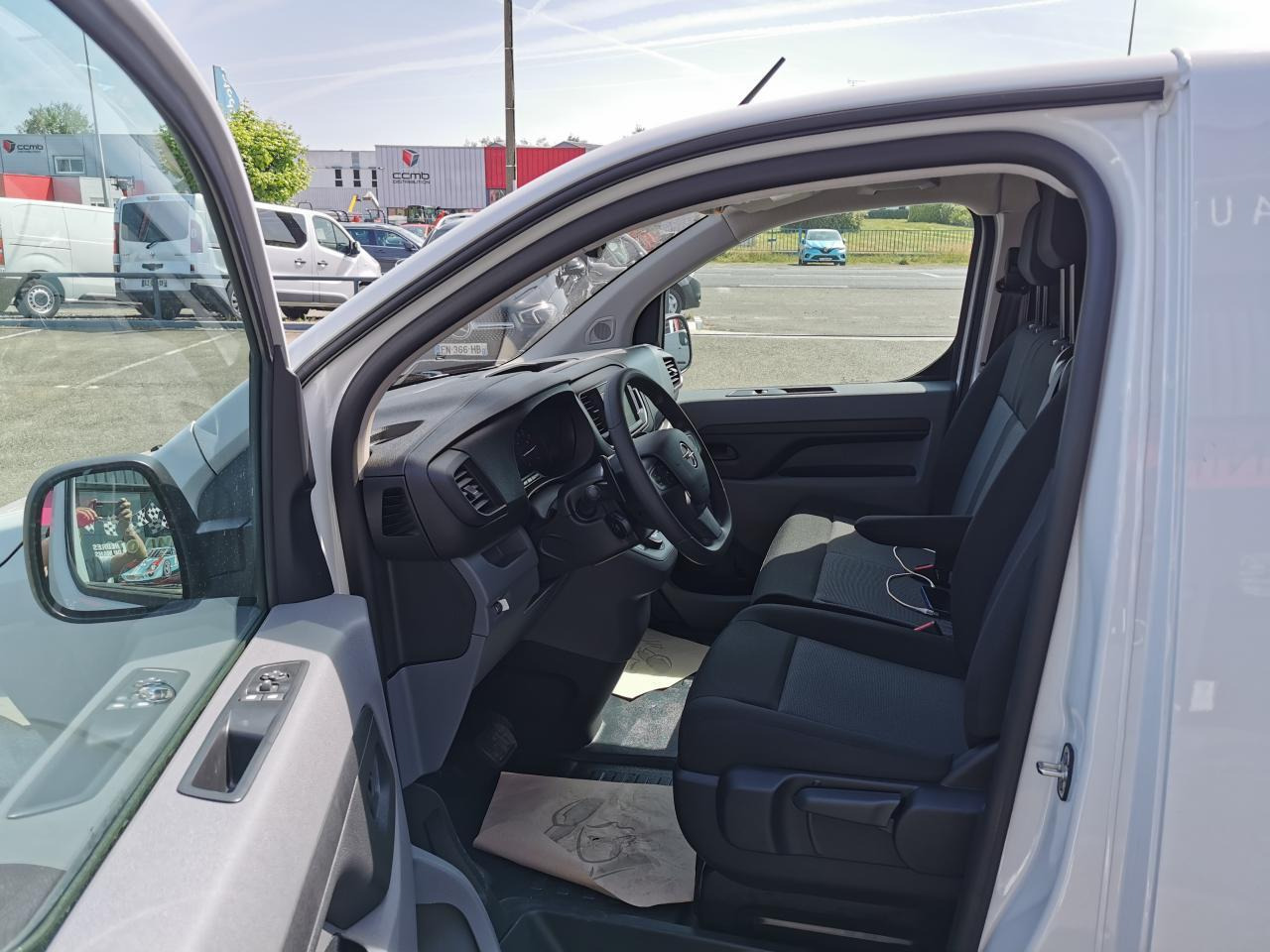 Opel Vivaro fourgon 2.0 D 145CH FRIGORIFIQUE POSITIF THERMOKING - Komercauto refrižerators: foto 4 Opel Vivaro fourgon 2.0 D 145CH FRIGORIFIQUE POSITIF THERMOKING - Komercauto refrižerators: foto 4