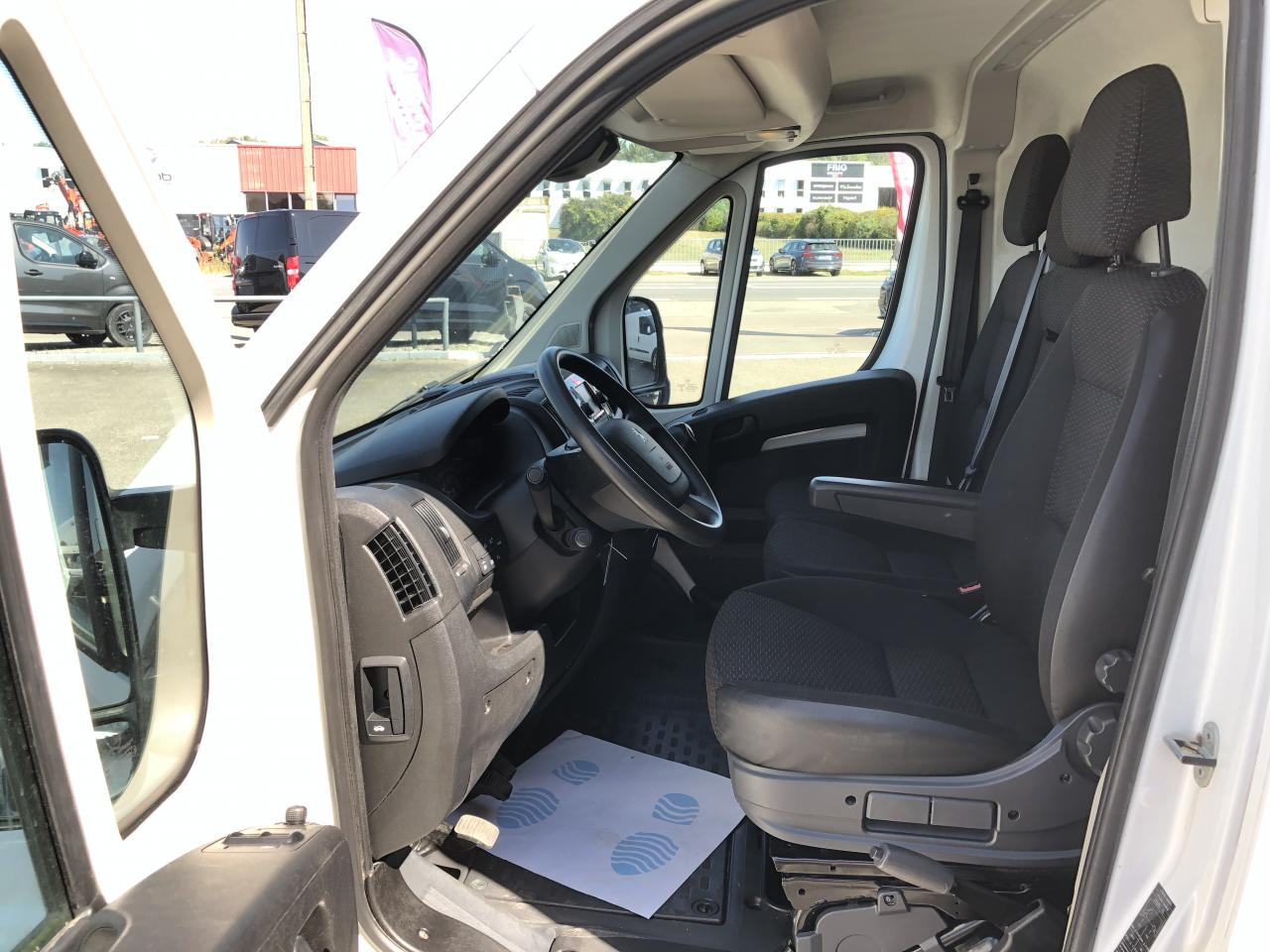 PEUGEOT Boxer 3.3t L2H2 2.2 HDi 140 CH ASPHALT FOURGON TOLE - Kravas mikroautobuss: foto 4 PEUGEOT Boxer 3.3t L2H2 2.2 HDi 140 CH ASPHALT FOURGON TOLE - Kravas mikroautobuss: foto 4