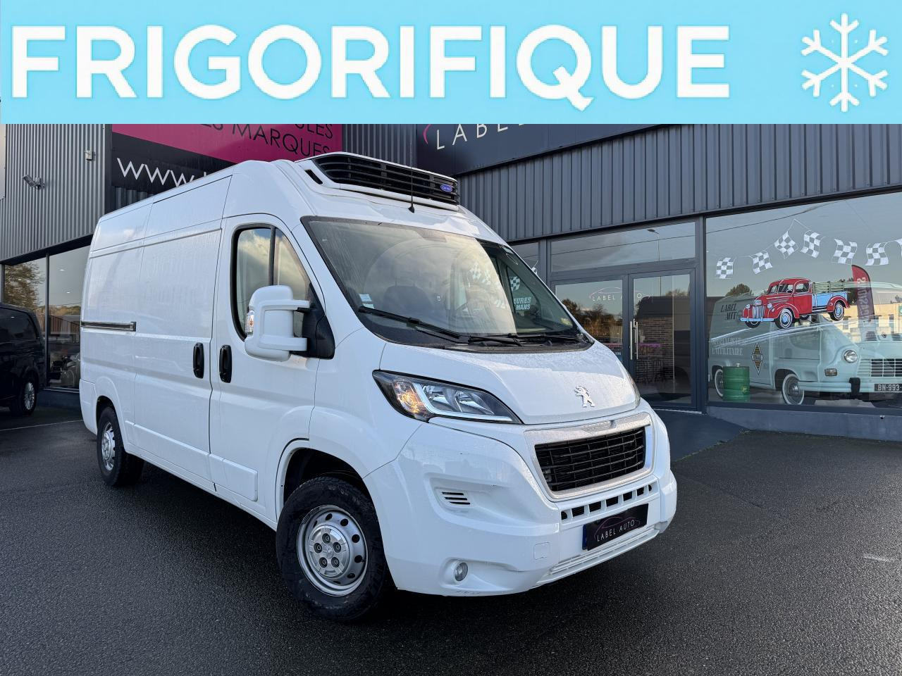 PEUGEOT Boxer Asphalt 330 L2H2 2.2 BlueHDi S&S - 140 ch Fourgon Tolé Frigorifique - Kravas mikroautobuss: foto 1 PEUGEOT Boxer Asphalt 330 L2H2 2.2 BlueHDi S&S - 140 ch Fourgon Tolé Frigorifique - Kravas mikroautobuss: foto 1