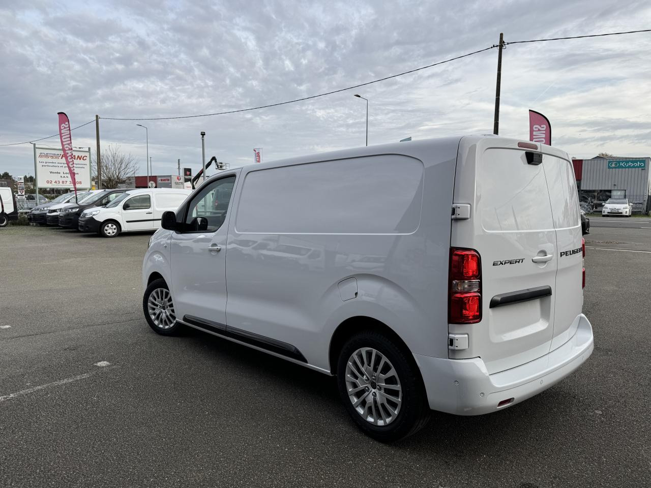 PEUGEOT Expert M 2.0 BlueHDi - 145 S&S - BV EAT8  III FOURGON Fourgon PHASE 2 līzingu PEUGEOT Expert M 2.0 BlueHDi - 145 S&S - BV EAT8  III FOURGON Fourgon PHASE 2: foto 8
