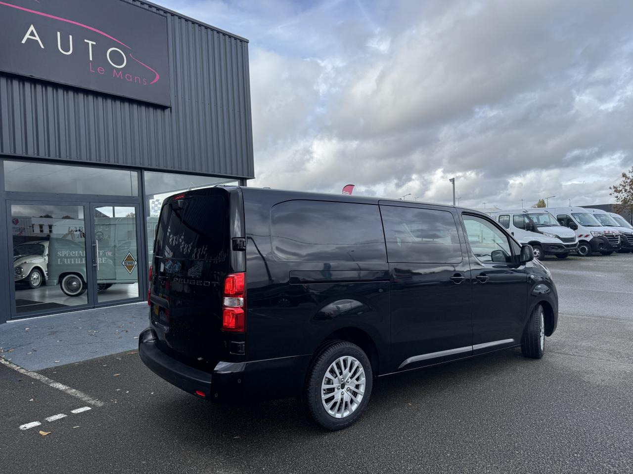 PEUGEOT Expert XL 2.0 BlueHDi - 180 S&S - BV EAT8 III CABINE APPROFONDIE Fourgon Cabine approfondie Fix - Kravas mikroautobuss: foto 5 PEUGEOT Expert XL 2.0 BlueHDi - 180 S&S - BV EAT8 III CABINE APPROFONDIE Fourgon Cabine approfondie Fix - Kravas mikroautobuss: foto 5