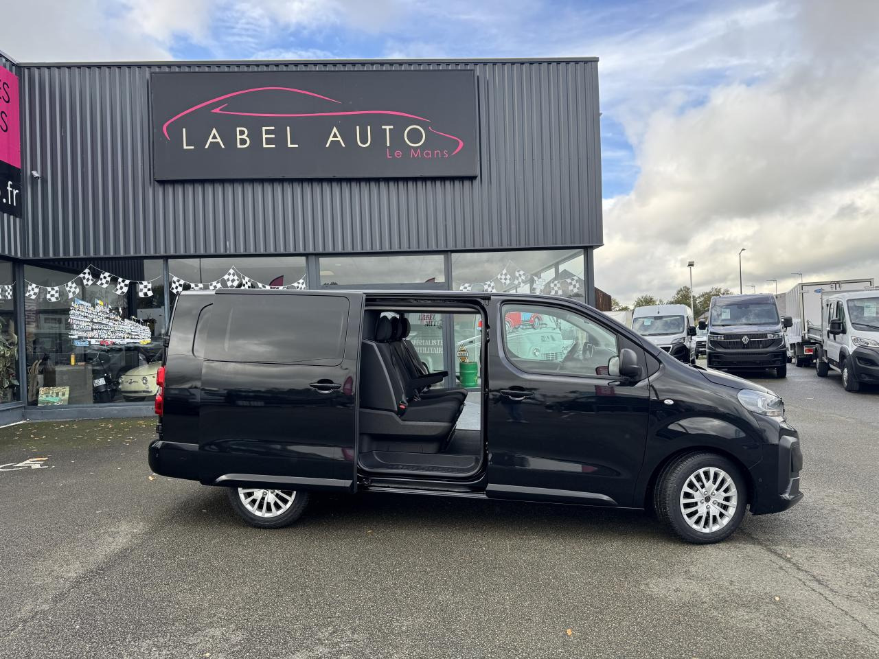 PEUGEOT Expert XL 2.0 BlueHDi - 180 S&S - BV EAT8 III CABINE APPROFONDIE Fourgon Cabine approfondie Fix - Kravas mikroautobuss: foto 4 PEUGEOT Expert XL 2.0 BlueHDi - 180 S&S - BV EAT8 III CABINE APPROFONDIE Fourgon Cabine approfondie Fix - Kravas mikroautobuss: foto 4