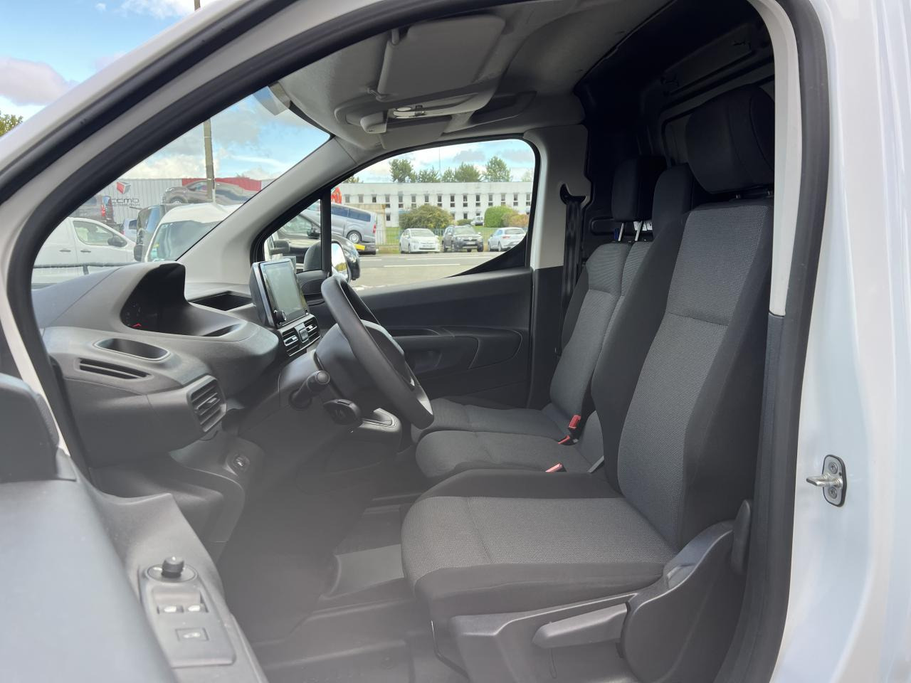 PEUGEOT PARTNER M 650KG 1.5 HDI 100CH ASPHALT 3 PLACES - Kravas mikroautobuss: foto 5 PEUGEOT PARTNER M 650KG 1.5 HDI 100CH ASPHALT 3 PLACES - Kravas mikroautobuss: foto 5