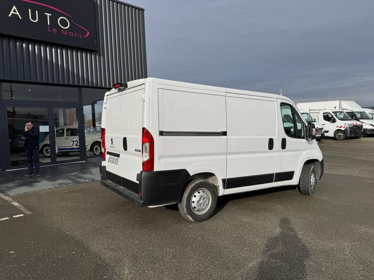 Peugeot Boxer 330 L1H1 2.2 BLUEHDI S&S 140CH ASPHALT - Kravas mikroautobuss: foto 5 Peugeot Boxer 330 L1H1 2.2 BLUEHDI S&S 140CH ASPHALT - Kravas mikroautobuss: foto 5