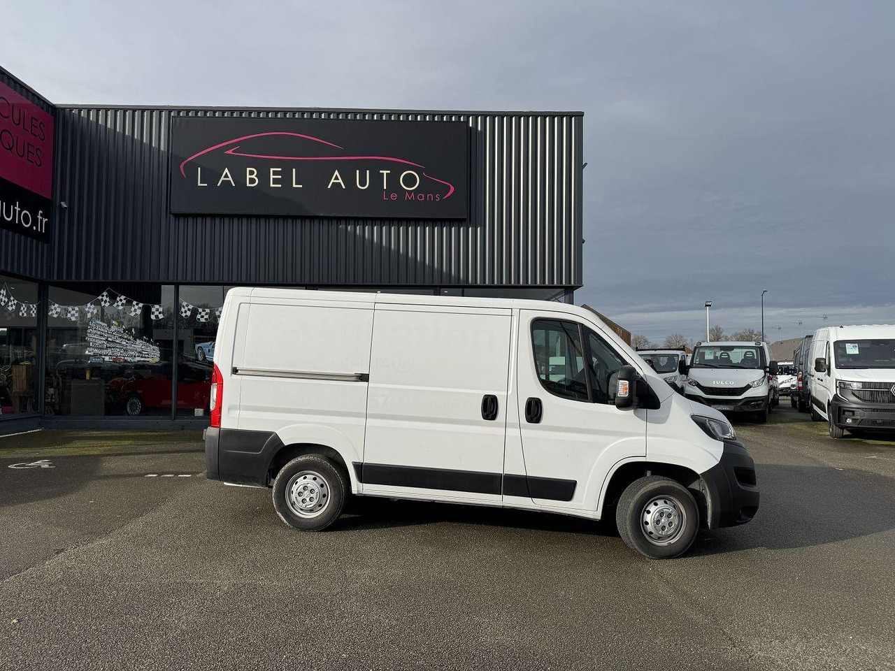 Mazs furgons Peugeot Boxer 330 L1H1 2.2 BLUEHDI S&S 140CH ASPHALT: foto 7