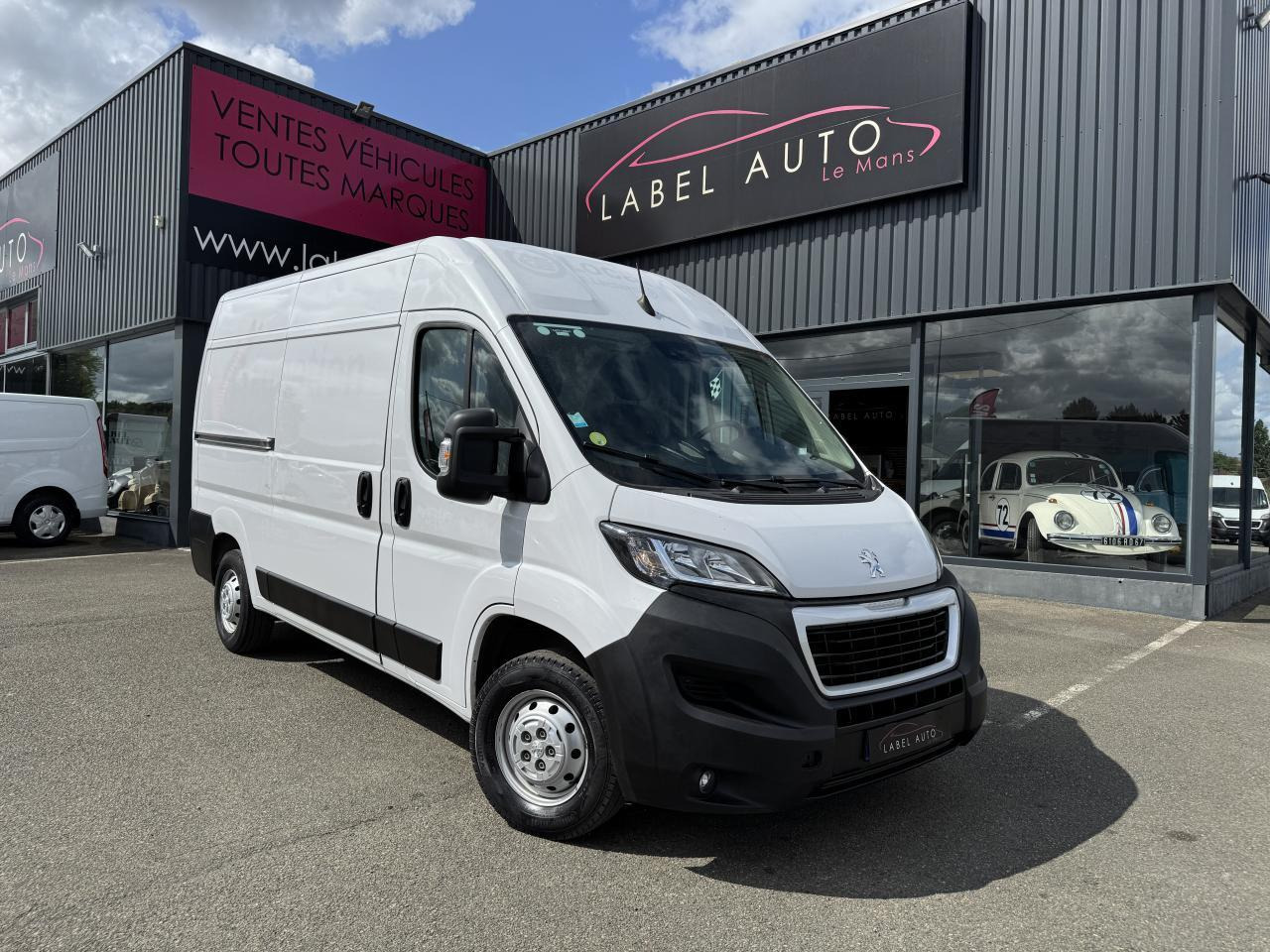 Peugeot Boxer 333 L2H2 2.2 BLUEHDI S&S 140CH ASPHALT - Kravas mikroautobuss: foto 1 Peugeot Boxer 333 L2H2 2.2 BLUEHDI S&S 140CH ASPHALT - Kravas mikroautobuss: foto 1