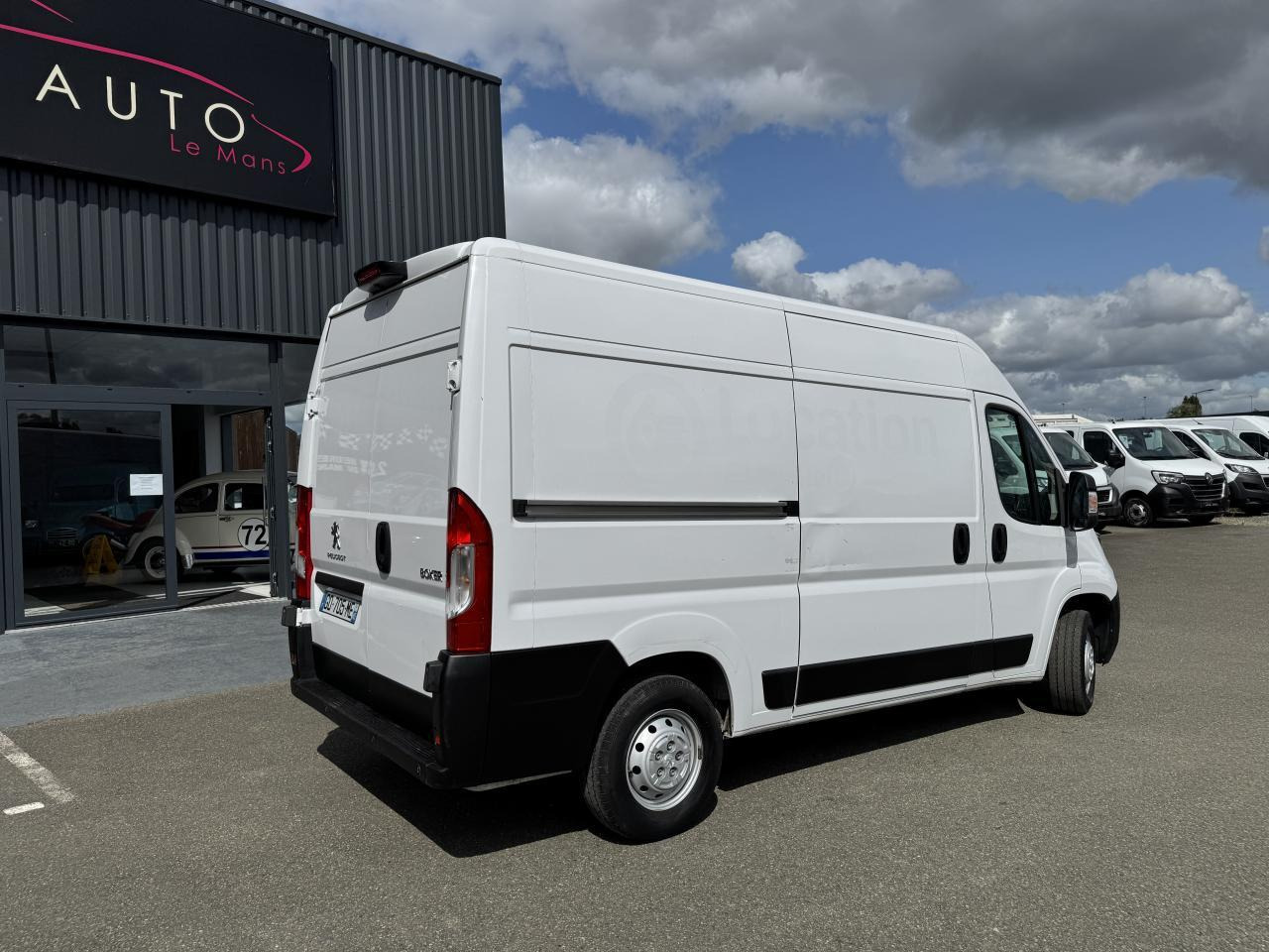 Peugeot Boxer 333 L2H2 2.2 BLUEHDI S&S 140CH ASPHALT - Kravas mikroautobuss: foto 5 Peugeot Boxer 333 L2H2 2.2 BLUEHDI S&S 140CH ASPHALT - Kravas mikroautobuss: foto 5