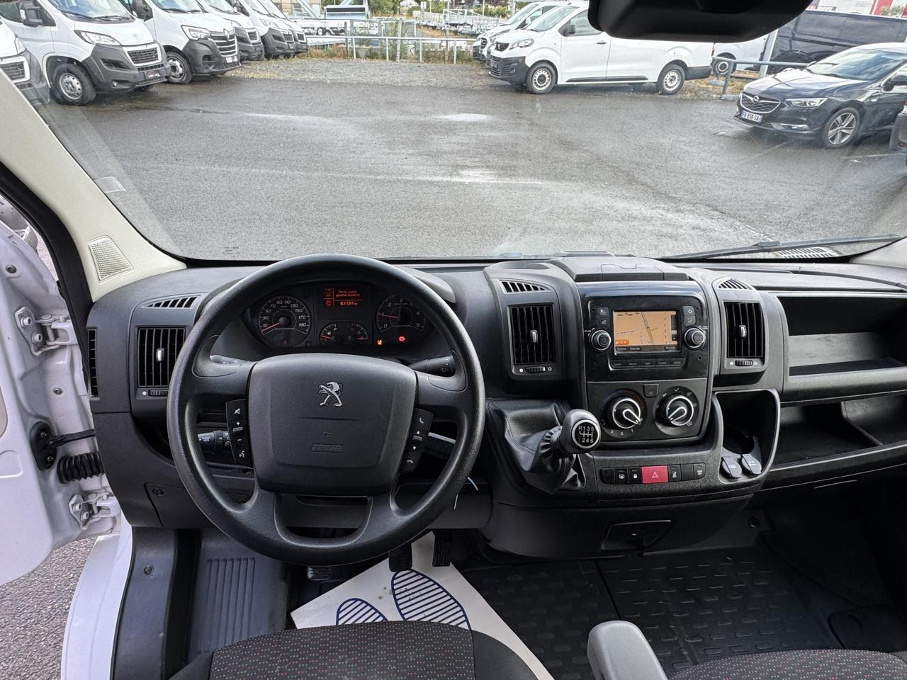 Peugeot Boxer 333 L2H2 2.2 BLUEHDI S&S 140CH ASPHALT - Kravas mikroautobuss: foto 3 Peugeot Boxer 333 L2H2 2.2 BLUEHDI S&S 140CH ASPHALT - Kravas mikroautobuss: foto 3
