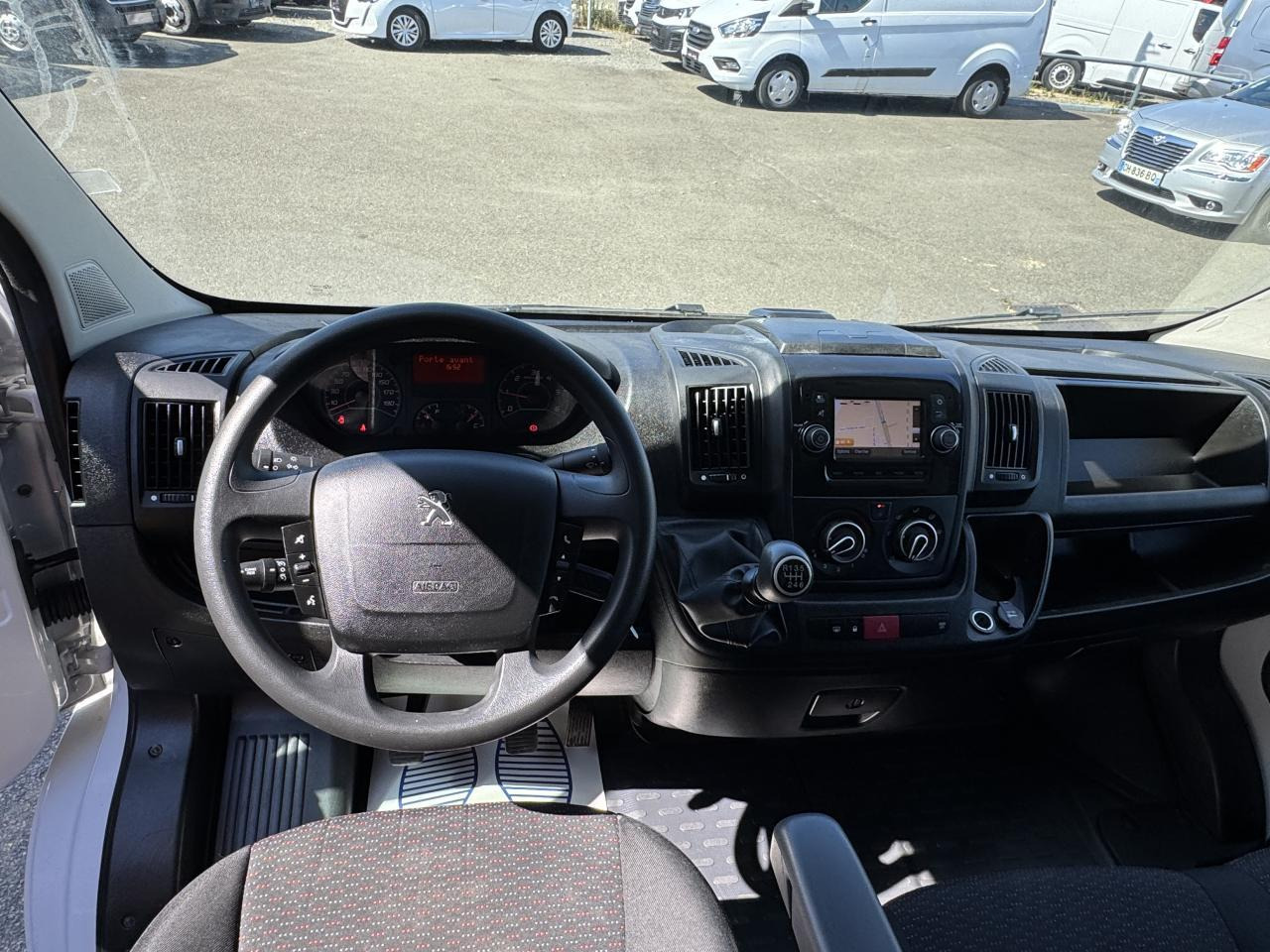 Peugeot Boxer L3H2 3.5 140CH BLUEHDI S&S PACK ASPHALT CONNECT - Kravas mikroautobuss: foto 3 Peugeot Boxer L3H2 3.5 140CH BLUEHDI S&S PACK ASPHALT CONNECT - Kravas mikroautobuss: foto 3