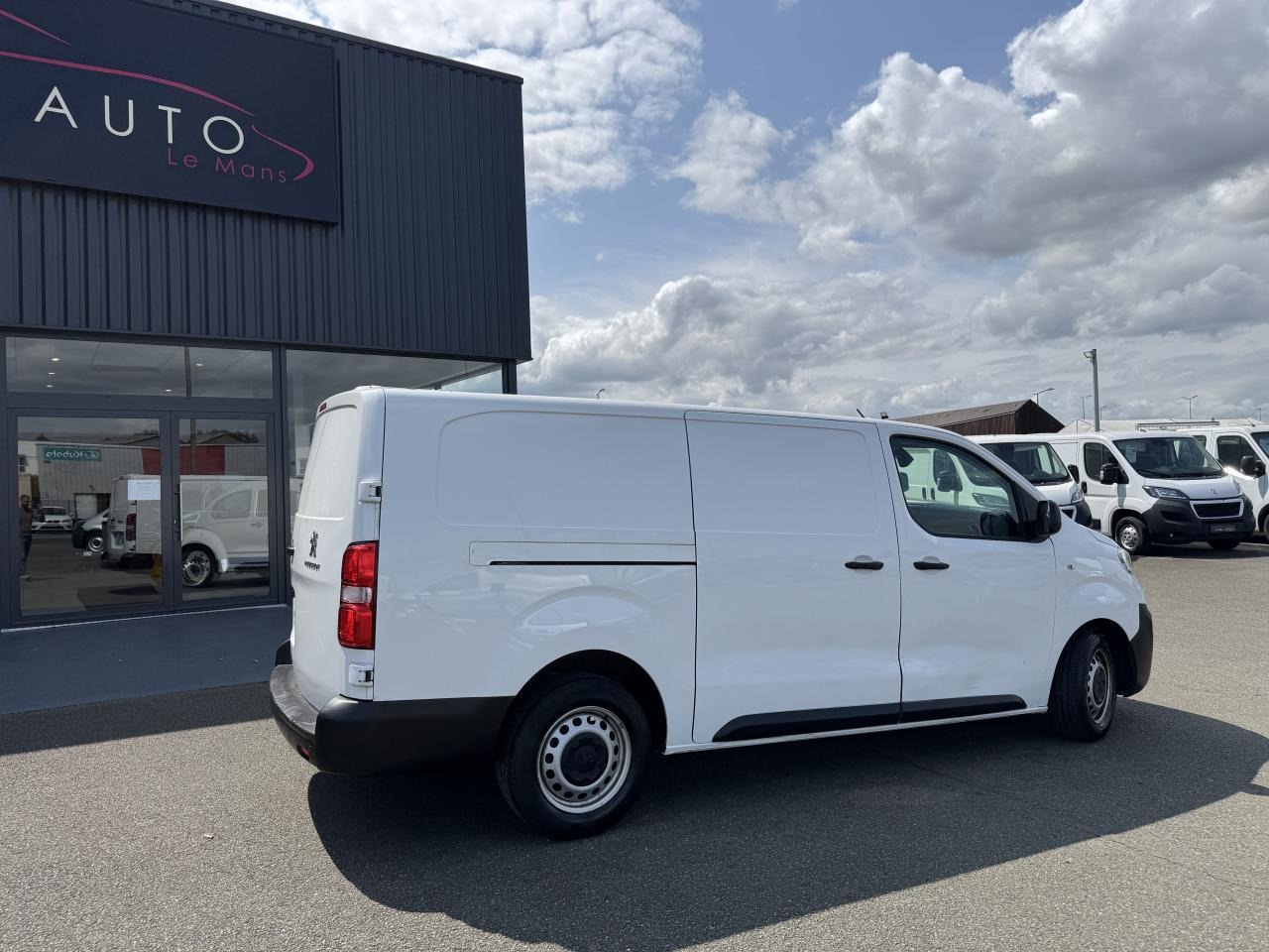 Peugeot Expert XL 2.0 BLUEHDI 145CH S&S PACK ASPHALT - Kravas mikroautobuss: foto 5 Peugeot Expert XL 2.0 BLUEHDI 145CH S&S PACK ASPHALT - Kravas mikroautobuss: foto 5