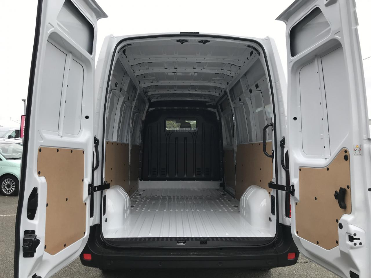 RENAULT Master Confort F3500 L3H2 2.3 Blue dCi - 135 III FOURGON Fourgon L3H2 Traction PHASE 3 - Kravas mikroautobuss: foto 3 RENAULT Master Confort F3500 L3H2 2.3 Blue dCi - 135 III FOURGON Fourgon L3H2 Traction PHASE 3 - Kravas mikroautobuss: foto 3
