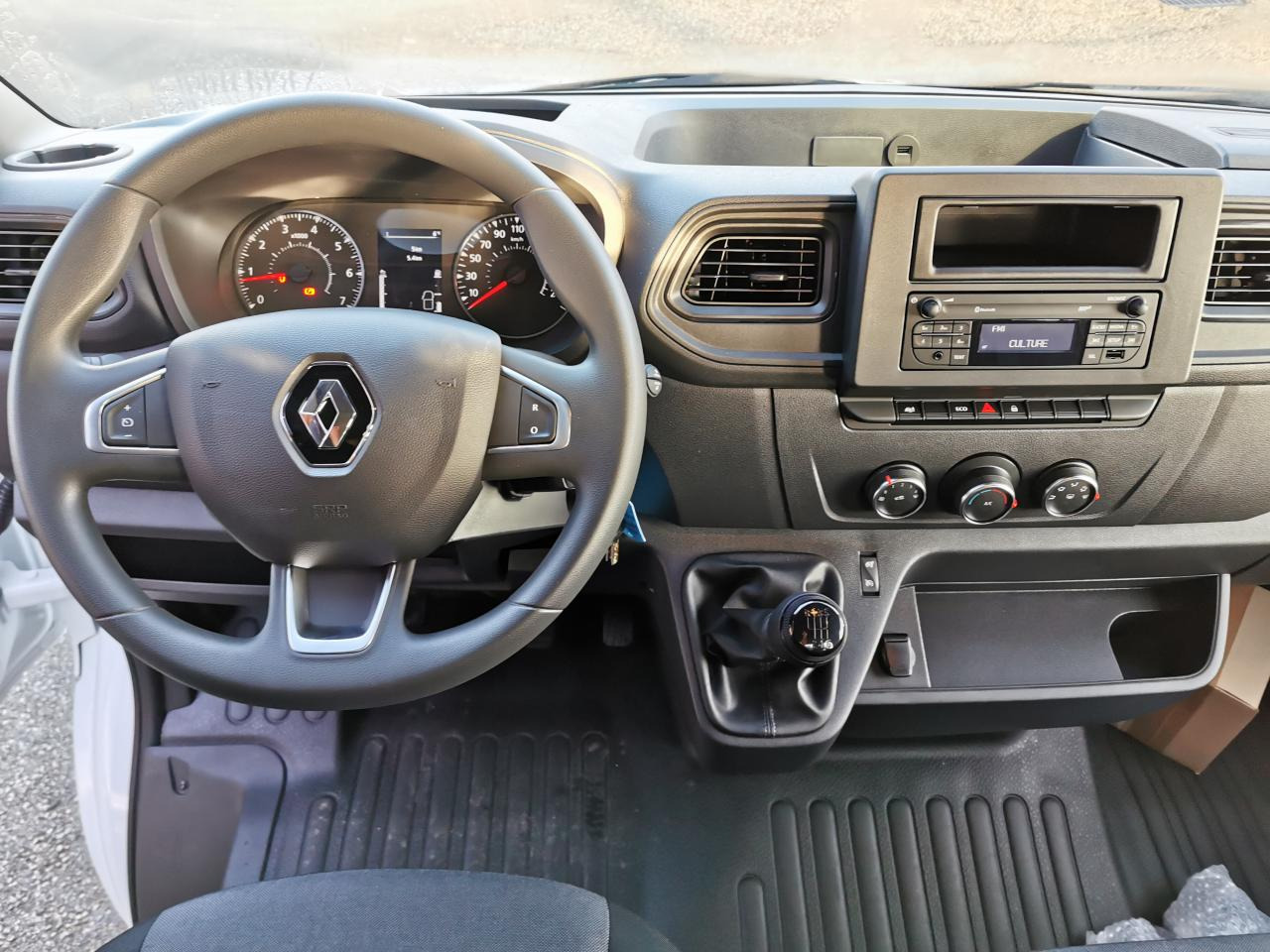 RENAULT Master Confort R3500RJ L3 2.3 dCi - 145  III TRANSPORTS SPECIFIQUES BENNE Benne Basculante + Coffre - Komercauto pašizgāzējs: foto 4 RENAULT Master Confort R3500RJ L3 2.3 dCi - 145  III TRANSPORTS SPECIFIQUES BENNE Benne Basculante + Coffre - Komercauto pašizgāzējs: foto 4