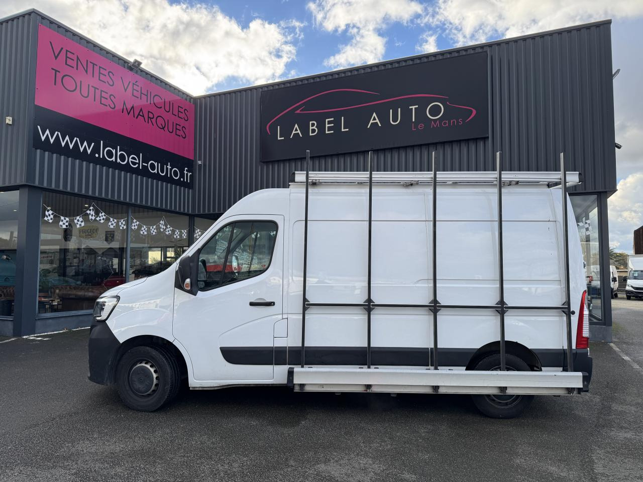 RENAULT Master Grand Confort F3300 L2H2 2.3 Blue dCi - 150 CH PORTE VERRE - Kravas mikroautobuss: foto 1 RENAULT Master Grand Confort F3300 L2H2 2.3 Blue dCi - 150 CH PORTE VERRE - Kravas mikroautobuss: foto 1