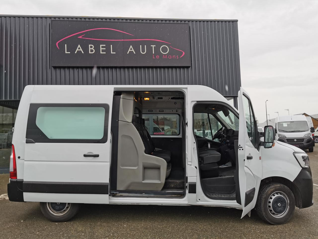 RENAULT Master Grand Confort F3500 L2H2 2.3 Blue dCi - 150 III CABINE APPROFONDIE Cabine approfondie L2H2 T - Kravas mikroautobuss: foto 1 RENAULT Master Grand Confort F3500 L2H2 2.3 Blue dCi - 150 III CABINE APPROFONDIE Cabine approfondie L2H2 T - Kravas mikroautobuss: foto 1
