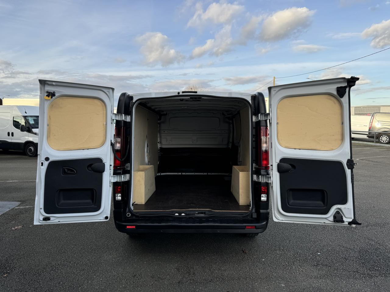 RENAULT TRAFIC L2H1 2.0 DCI 130CH GRAND CONFORT - Kravas mikroautobuss: foto 3 RENAULT TRAFIC L2H1 2.0 DCI 130CH GRAND CONFORT - Kravas mikroautobuss: foto 3