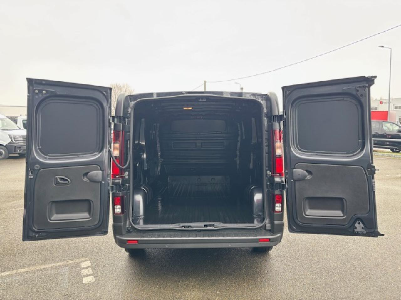 RENAULT Trafic L2H1 3000 Kg 2.0 Blue dCi - 150 2024 III FOURGON Fourgon Advance L2H1 PHASE 3 - Kravas mikroautobuss: foto 3 RENAULT Trafic L2H1 3000 Kg 2.0 Blue dCi - 150 2024 III FOURGON Fourgon Advance L2H1 PHASE 3 - Kravas mikroautobuss: foto 3