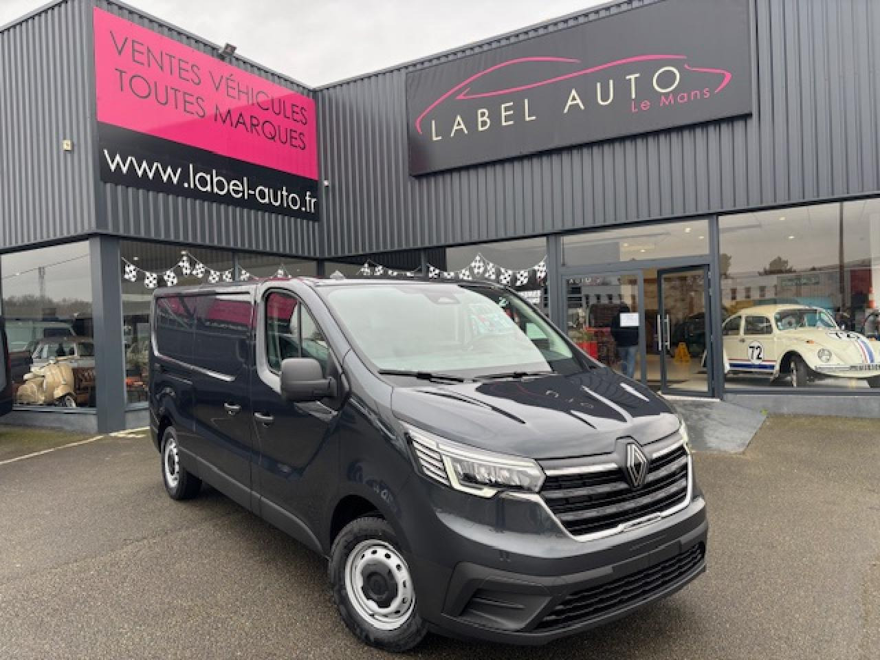 RENAULT Trafic L2H1 3000 Kg 2.0 Blue dCi - 150 2024 III FOURGON Fourgon Advance L2H1 PHASE 3 - Kravas mikroautobuss: foto 1 RENAULT Trafic L2H1 3000 Kg 2.0 Blue dCi - 150 2024 III FOURGON Fourgon Advance L2H1 PHASE 3 - Kravas mikroautobuss: foto 1