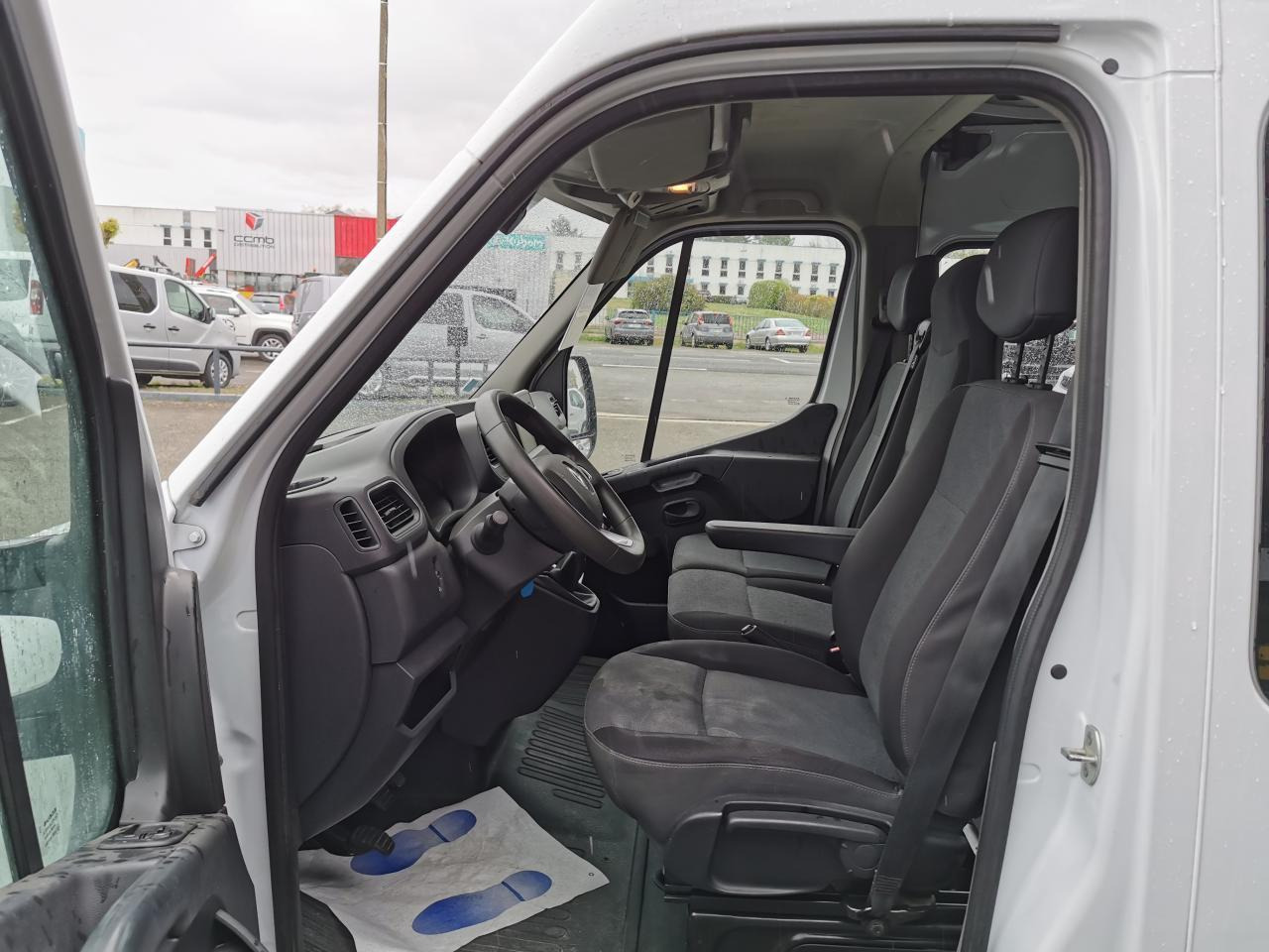 Renault Master 7 PLACES Confort F3300 L2H2 2.3 dCi - 135 III CABINE APPROFONDIE Cabine approfondie L2H2 Tra - Kravas-pasažieru furgons: foto 4 Renault Master 7 PLACES Confort F3300 L2H2 2.3 dCi - 135 III CABINE APPROFONDIE Cabine approfondie L2H2 Tra - Kravas-pasažieru furgons: foto 4