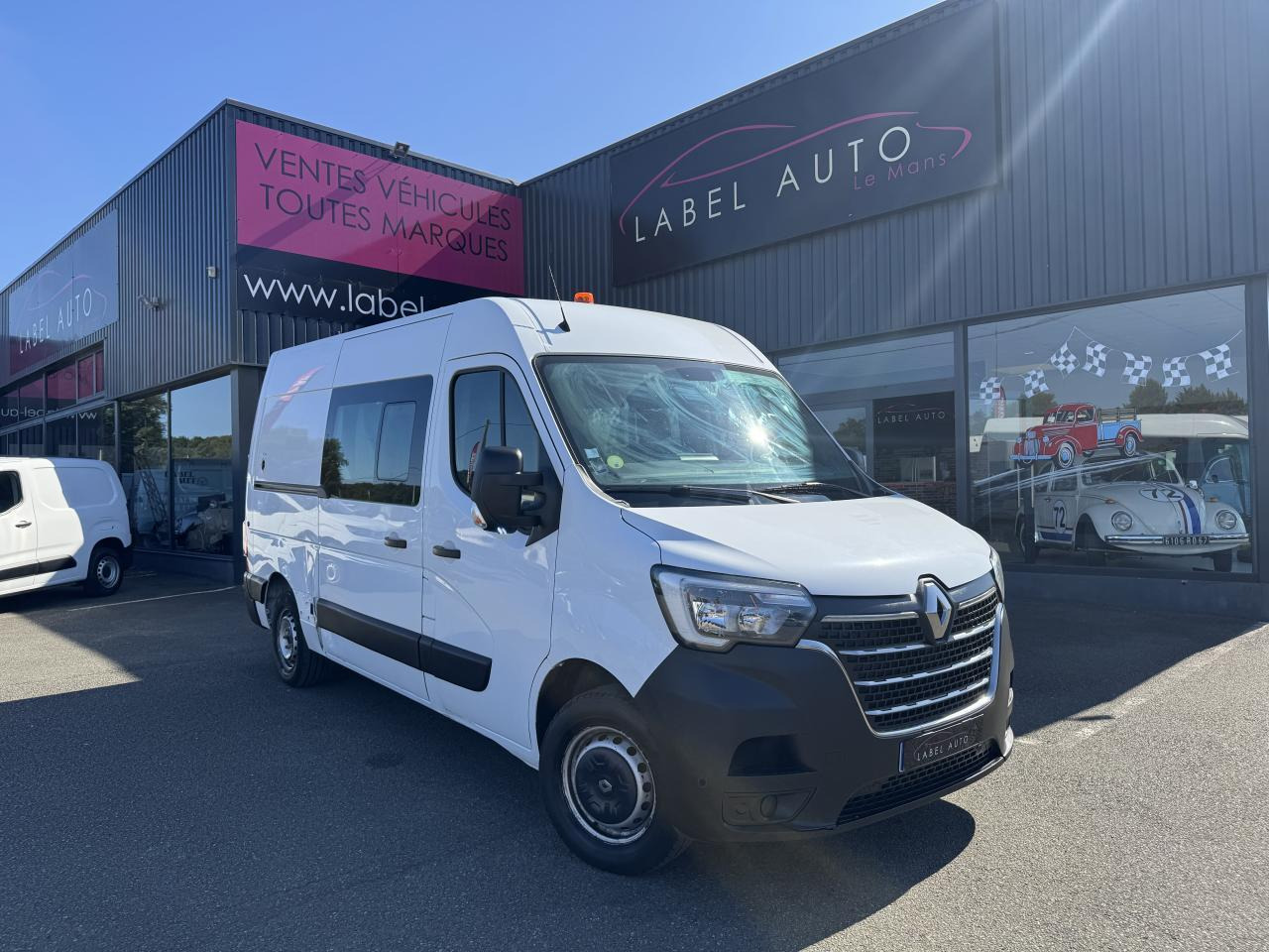 Renault Master 7 PLACES Confort F3300 L2H2 2.3 dCi - 135 III CABINE APPROFONDIE Cabine approfondie L2H2 Tra - Kravas-pasažieru furgons: foto 2 Renault Master 7 PLACES Confort F3300 L2H2 2.3 dCi - 135 III CABINE APPROFONDIE Cabine approfondie L2H2 Tra - Kravas-pasažieru furgons: foto 2