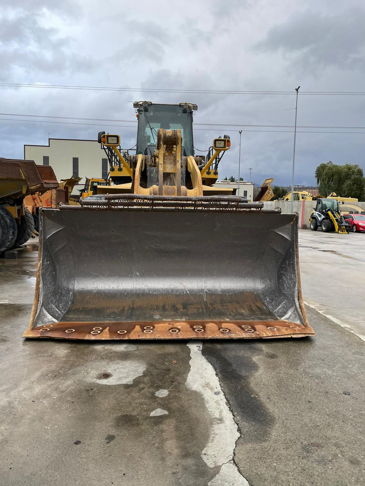KOMATSU WA600-6 - Riteņu iekrāvējs: foto 5 KOMATSU WA600-6 - Riteņu iekrāvējs: foto 5
