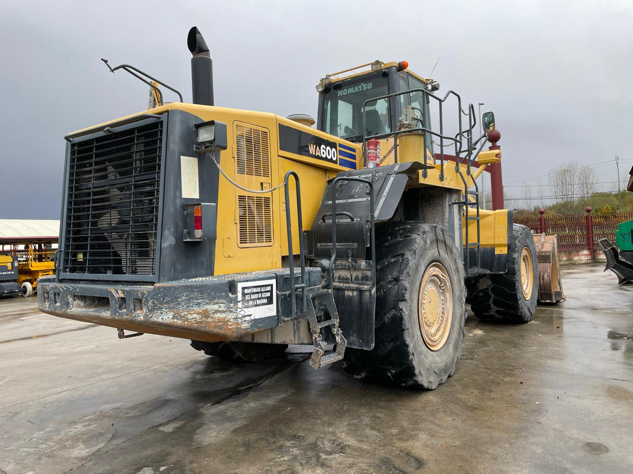 KOMATSU WA600-6 - Riteņu iekrāvējs: foto 2 KOMATSU WA600-6 - Riteņu iekrāvējs: foto 2
