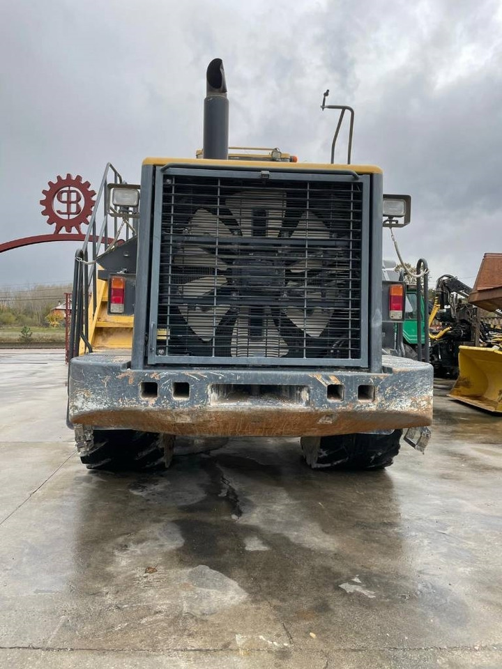 Komatsu WA 600-6 - Riteņu iekrāvējs: foto 3 Komatsu WA 600-6 - Riteņu iekrāvējs: foto 3