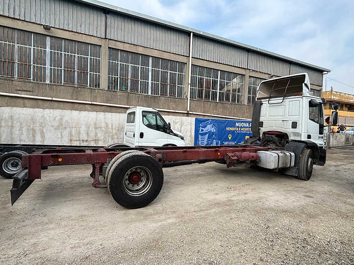 Eurocargo 180e28 - Šasija kravas automašīna: foto 4 Eurocargo 180e28 - Šasija kravas automašīna: foto 4