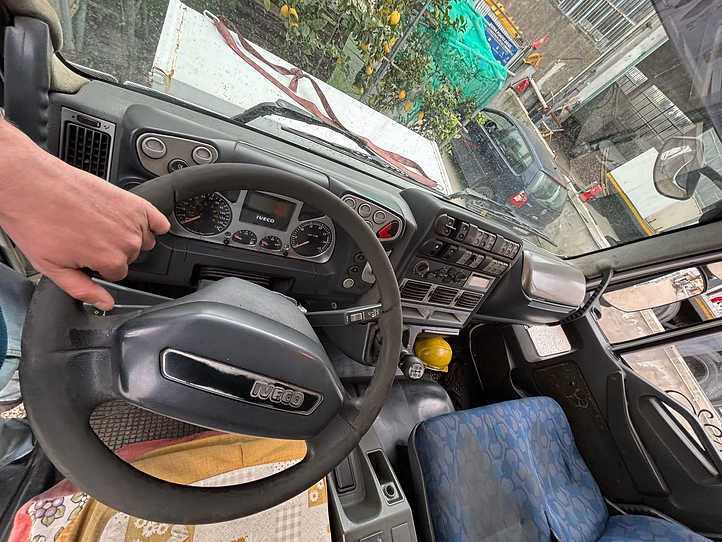 Iveco EUROCARGO 180E25 CASSONE FISSO - Bortu kravas automašīna/ Platforma: foto 4 Iveco EUROCARGO 180E25 CASSONE FISSO - Bortu kravas automašīna/ Platforma: foto 4