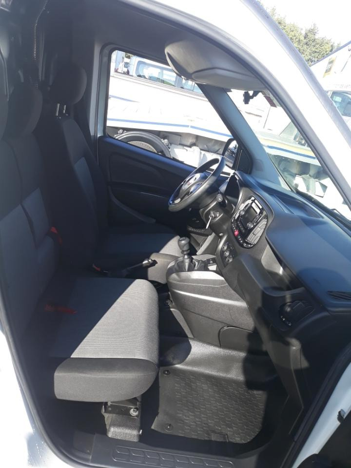 Fiat Doblo 105cv Frigo - Komercauto refrižerators: foto 4 Fiat Doblo 105cv Frigo - Komercauto refrižerators: foto 4