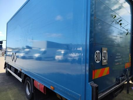 Renault D 7.5 LOW P4x2 210E6 Fourgon Polyfond avec hayon Repliable - Kravas automašīna ar slēgto virsbūvi: foto 3 Renault D 7.5 LOW P4x2 210E6 Fourgon Polyfond avec hayon Repliable - Kravas automašīna ar slēgto virsbūvi: foto 3