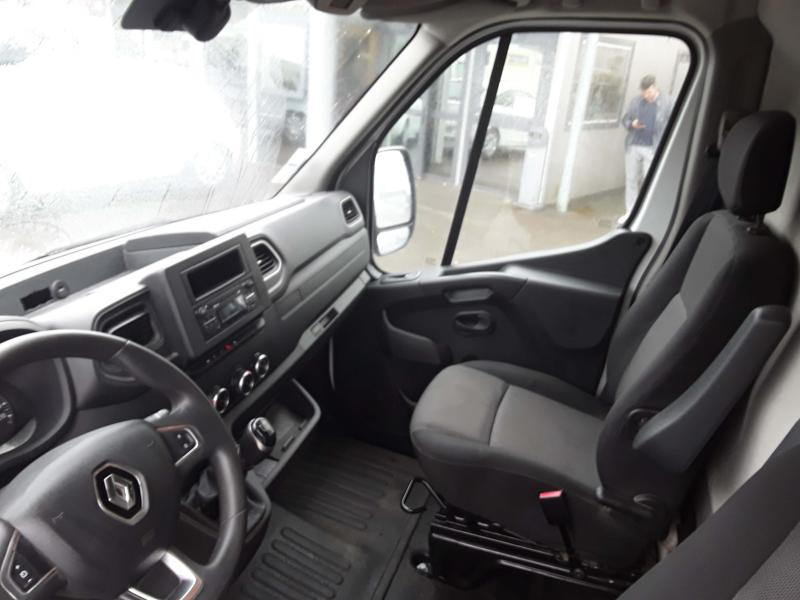 Renault Master 130 35 Fourgon nacelle - Autopacēlājs: foto 3 Renault Master 130 35 Fourgon nacelle - Autopacēlājs: foto 3