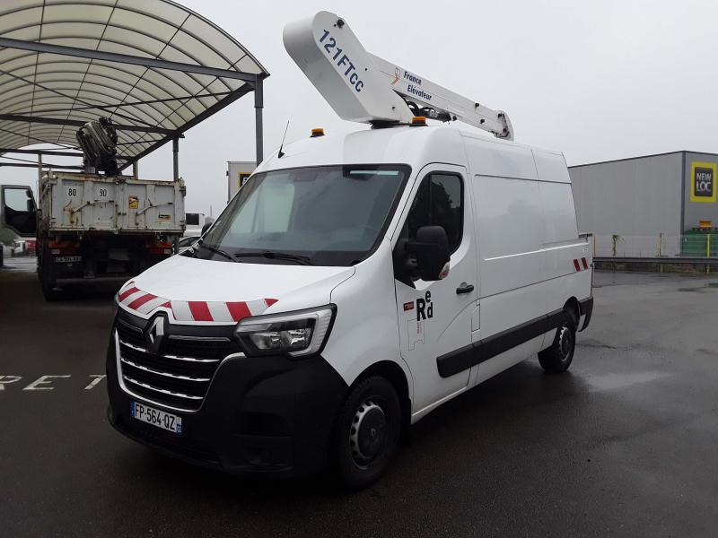 Renault Master 130 35 Fourgon nacelle - Autopacēlājs: foto 2 Renault Master 130 35 Fourgon nacelle - Autopacēlājs: foto 2