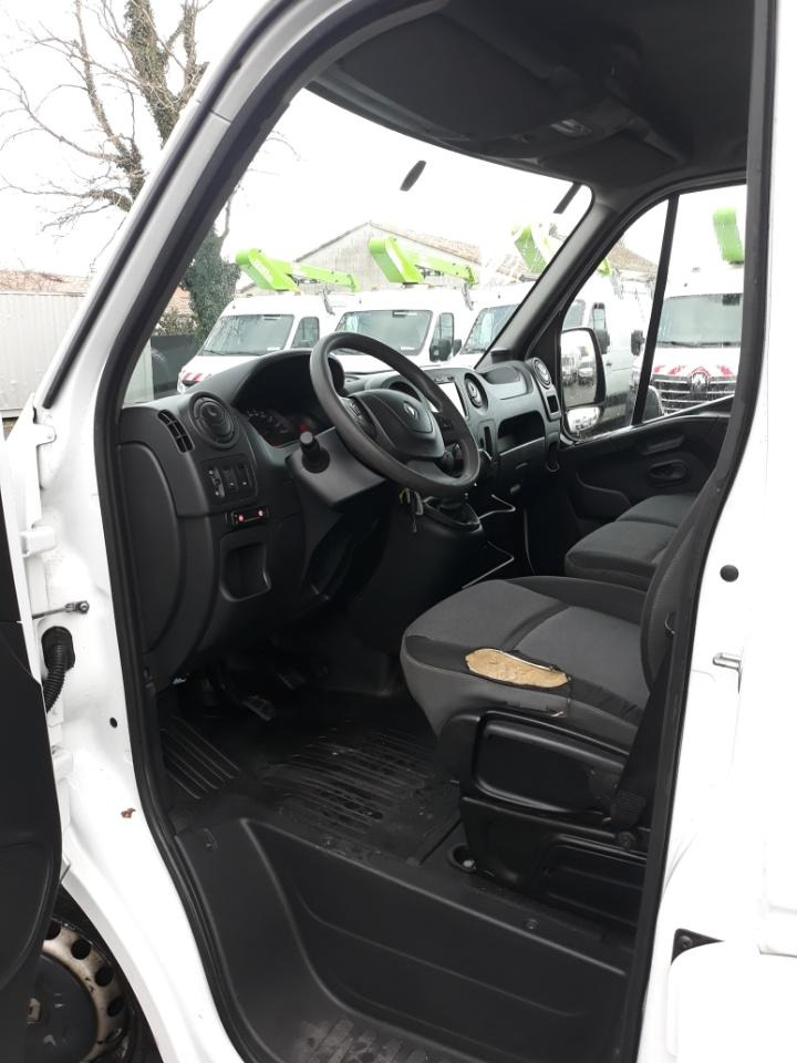 Renault Master 145.35 FG Tronqué L2H2 Nacelle Pack éco - Autopacēlājs: foto 3 Renault Master 145.35 FG Tronqué L2H2 Nacelle Pack éco - Autopacēlājs: foto 3
