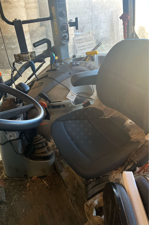 New Holland T5.95 - Traktors: foto 3 New Holland T5.95 - Traktors: foto 3