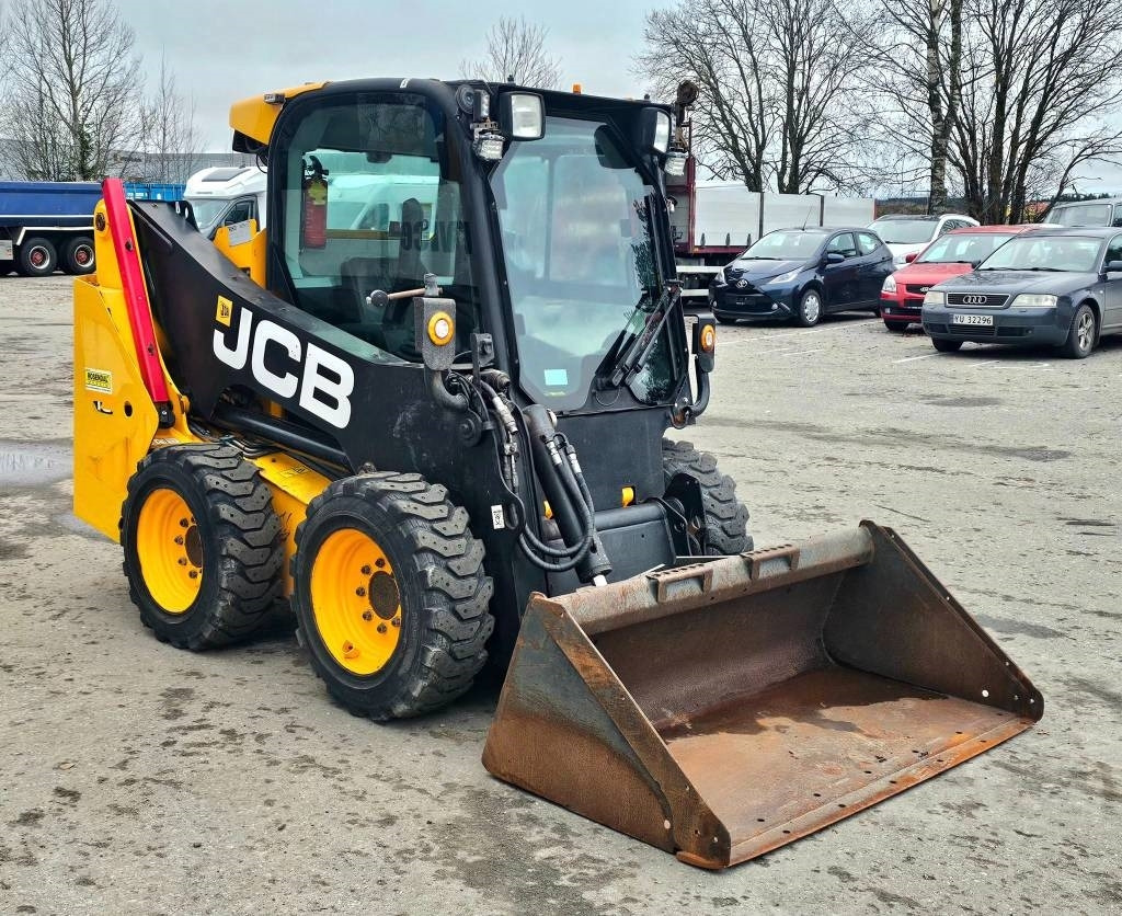 JCB 155 - Kompaktiekrāvējs: foto 2 JCB 155 - Kompaktiekrāvējs: foto 2