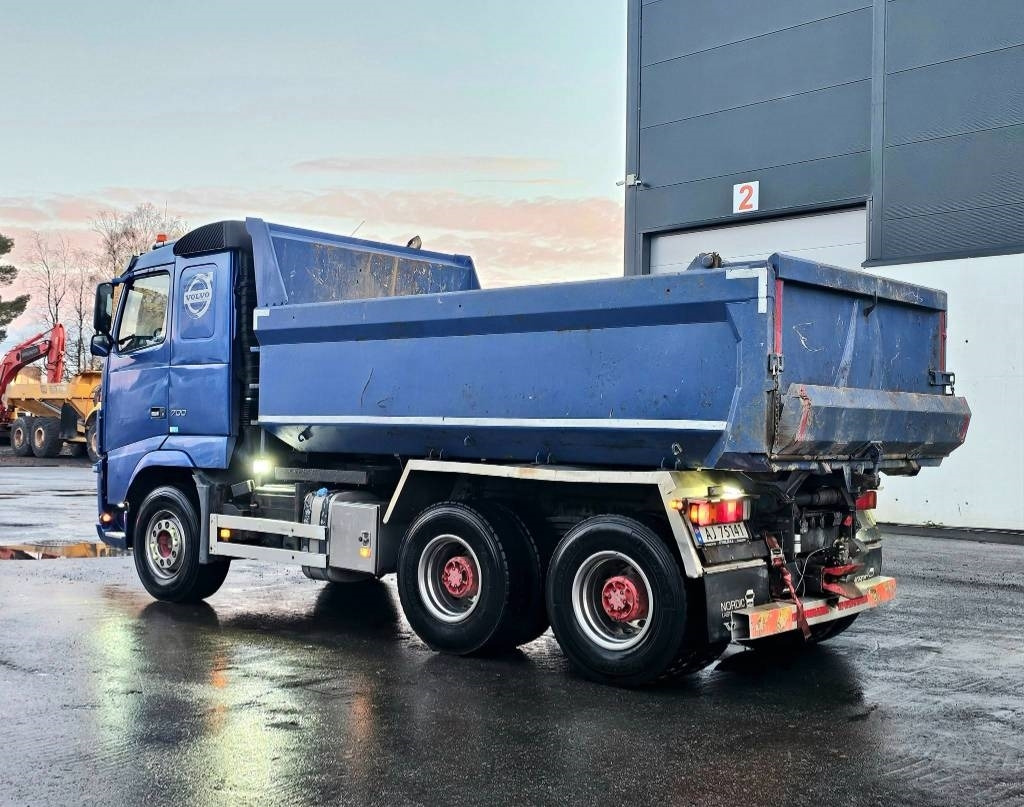 Volvo FH 16 700 - Kravas automašīna pašizgāzējs: foto 4 Volvo FH 16 700 - Kravas automašīna pašizgāzējs: foto 4