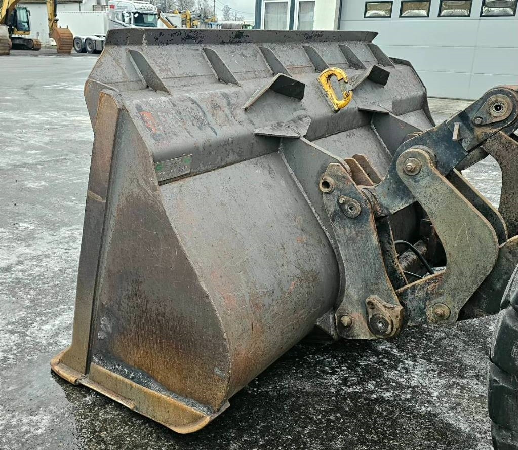 Riteņu iekrāvējs Volvo L 120: foto 14