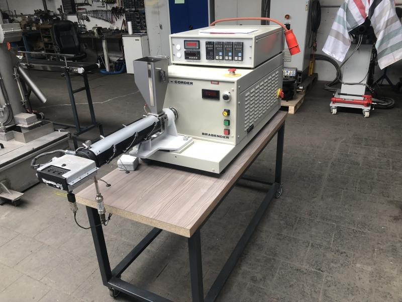 BRABENDER Lab-Einschneckenextruder - Darbagalds: foto 1 BRABENDER Lab-Einschneckenextruder - Darbagalds: foto 1
