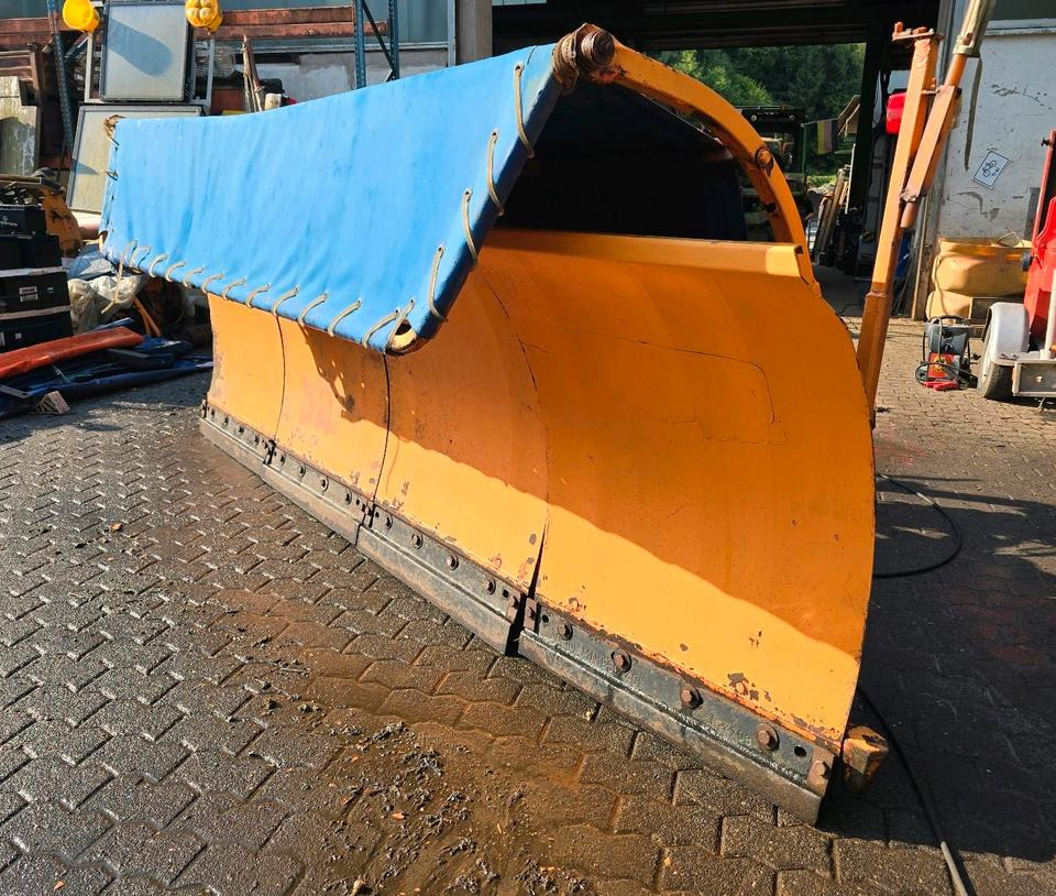 Beilhack PV 29-4 Schneepflug Schneeschild Scheeschieber Winterdienst Unimog U400 300 290 500 427 530 423 318 323 LKW Fendt - Sniega arkls: foto 1 Beilhack PV 29-4 Schneepflug Schneeschild Scheeschieber Winterdienst Unimog U400 300 290 500 427 530 423 318 323 LKW Fendt - Sniega arkls: foto 1