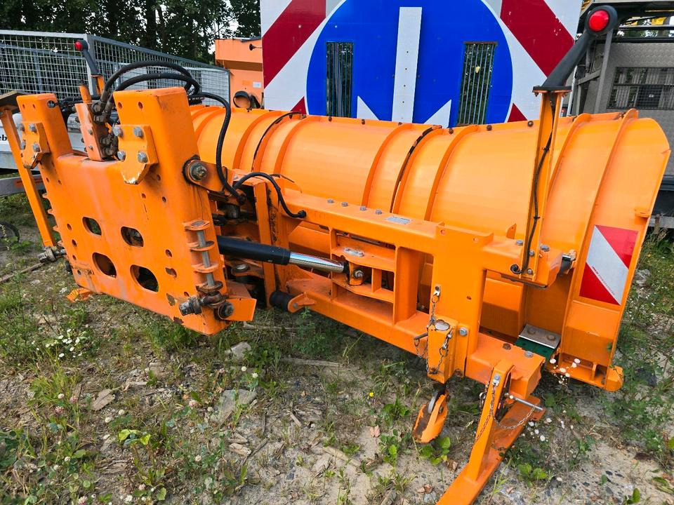 Bucher Schneepflug Ramox 300 NGR Schneeschieber Schneeschild Winterdienst Räumschild passend für Unimog 405/10 405/12 UGE UGN U300 U 300 400 500 - Sniega arkls: foto 1 Bucher Schneepflug Ramox 300 NGR Schneeschieber Schneeschild Winterdienst Räumschild passend für Unimog 405/10 405/12 UGE UGN U300 U 300 400 500 - Sniega arkls: foto 1