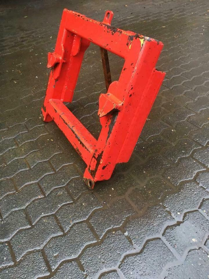 Dücker Adapterplatte Kommunale Anbauplatte Unimog Schneepflug mul - Ātrā sakabe - Komunālā/ Specializētā tehnika: foto 3 Dücker Adapterplatte Kommunale Anbauplatte Unimog Schneepflug mul - Ātrā sakabe - Komunālā/ Specializētā tehnika: foto 3