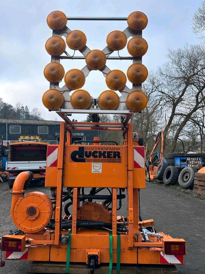 Izlices pļaujmašīna Dücker DUA 800 Mähausleger für Traktor Fendt Böschungsmäher Böschungsmulcher Seitenmulcher Banketmäher Mulag: foto 9
