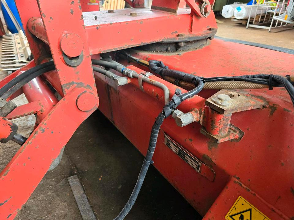 Birste Dücker FKM 210 Kehrmaschine Straßenkehrmaschine Kehrbesen für Unimog 405 424 U 300 400 500 318 423 427 429 430 530 535 527: foto 7